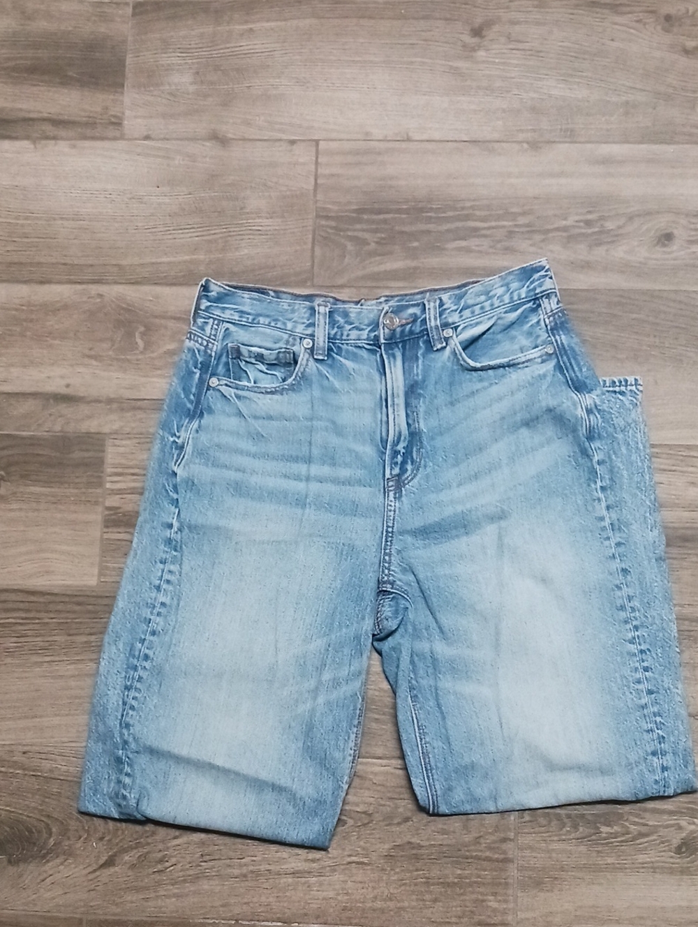 American Eagle Outfitters MOm Jeans